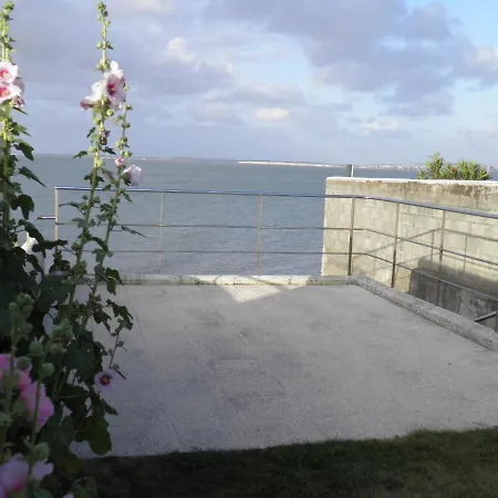 Prázdninový dům Baignade Au Bout Du Jardin La Flotte